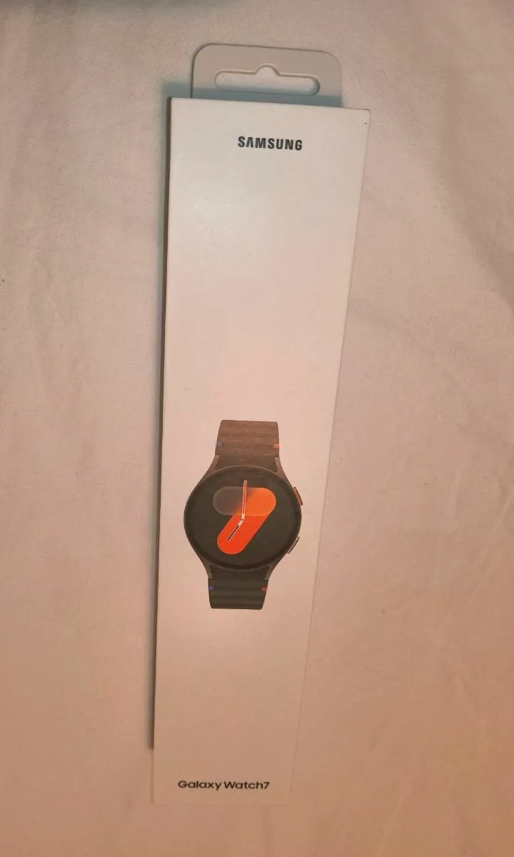 Brand New Samsung Galaxy Smart Watch 7 - Image 4