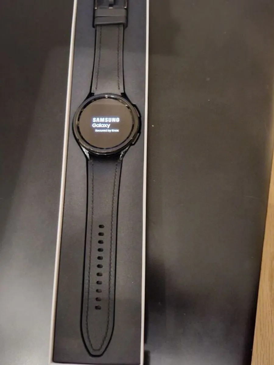 Samsung Watch 6 - Image 1
