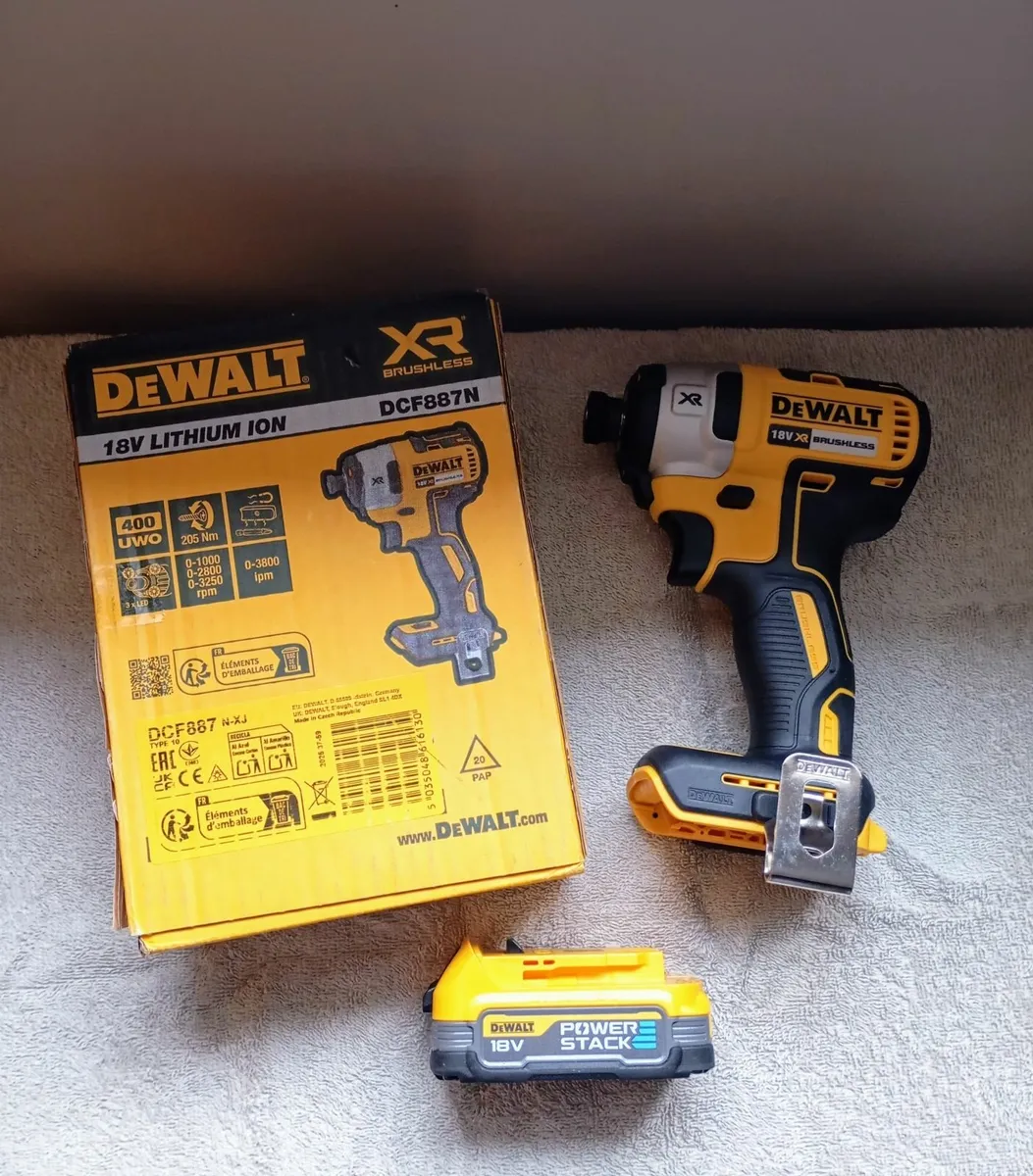 DeWalt dcf887 Impact Driver - Image 1