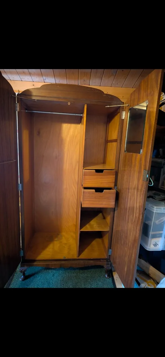 Vintage wardrobe - Image 2