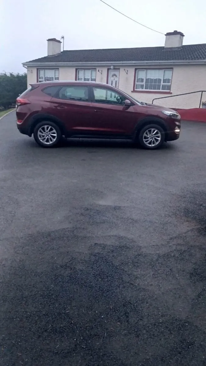 2016 Hyundai Tucson - Image 2