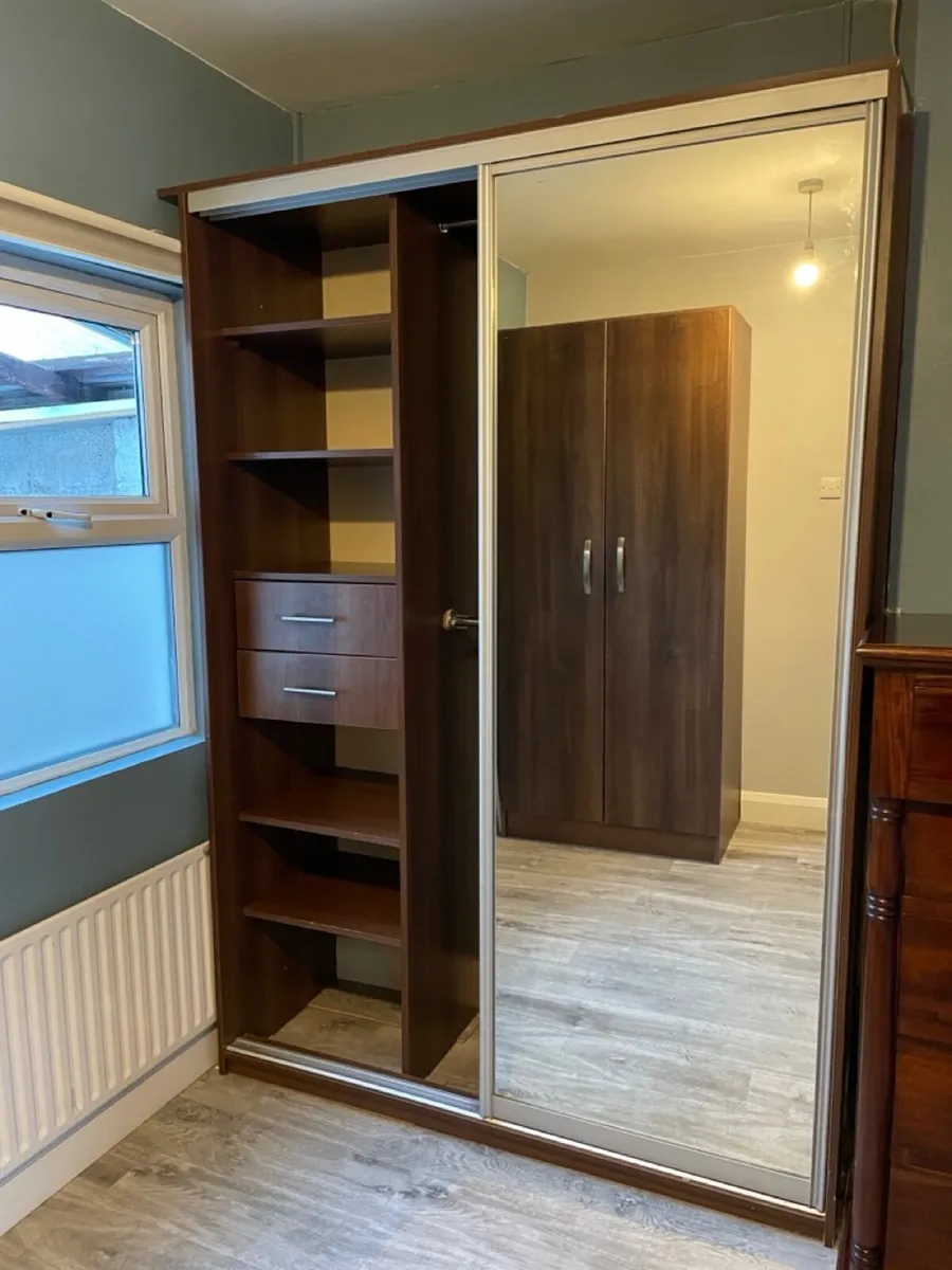 Sliderobe and wardrobe - Image 3