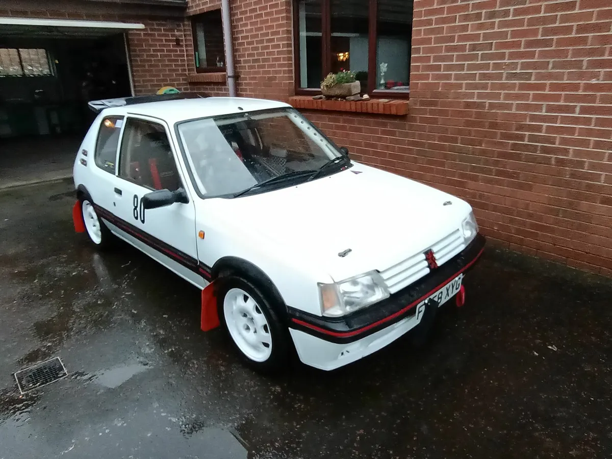 Peugeot 205 1988 - Image 2