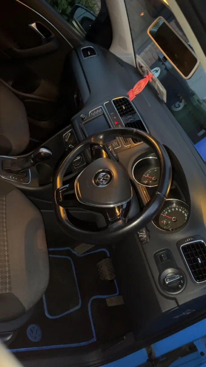 Volkswagen polo - Image 2