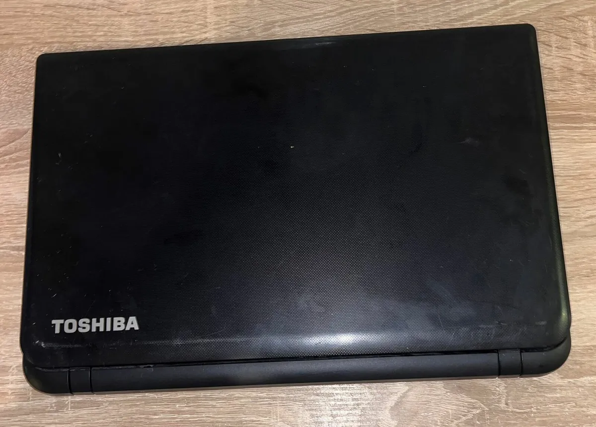 TOSHIBA SATELLITE S50-B, 15.6"
WORKING PERFECT  PE - Image 4
