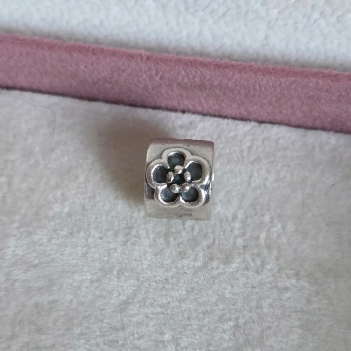 Pandora flower charm excellent condition - Image 2