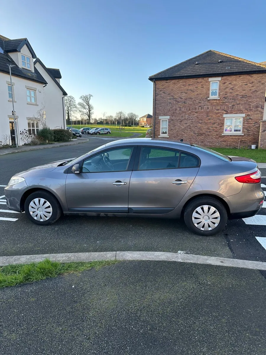 Renault Fluence 2011 - Image 4