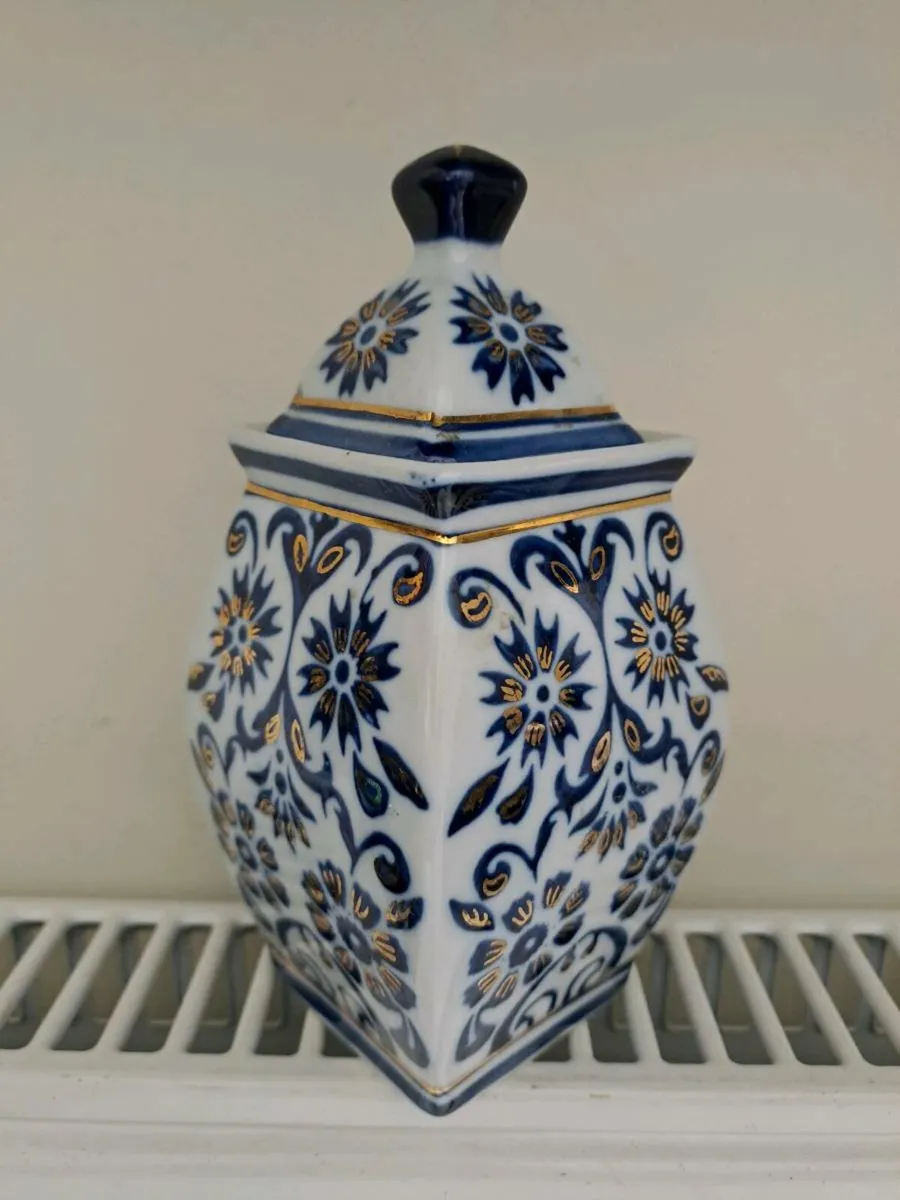 Blue & White Porcelain Lidded Jar - Image 2