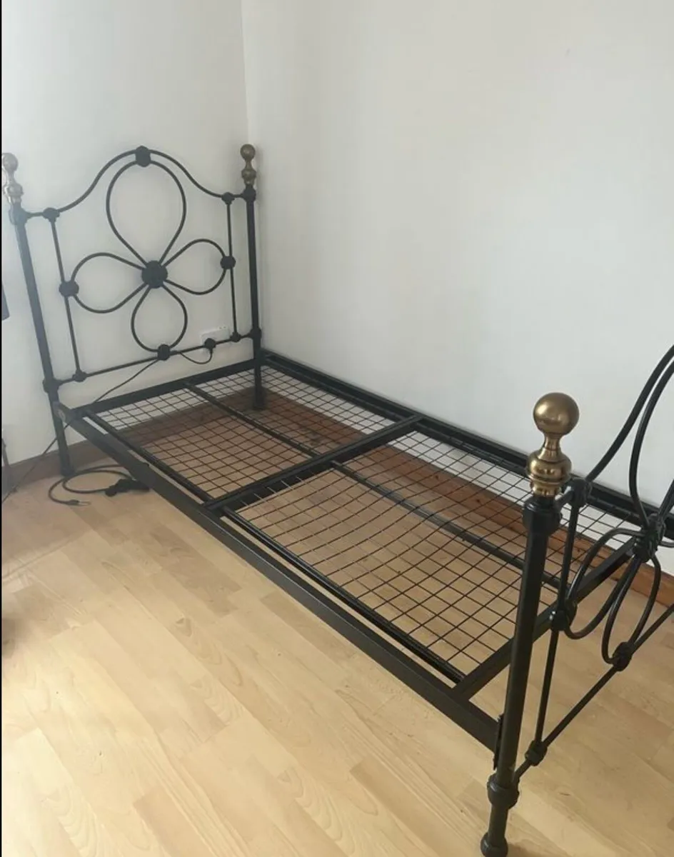 Laura Ashley single beds - Image 1