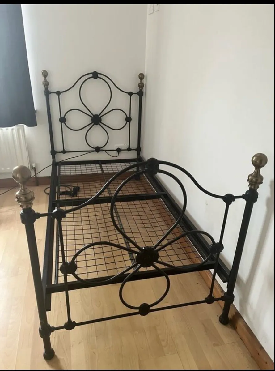 Laura Ashley single beds - Image 2