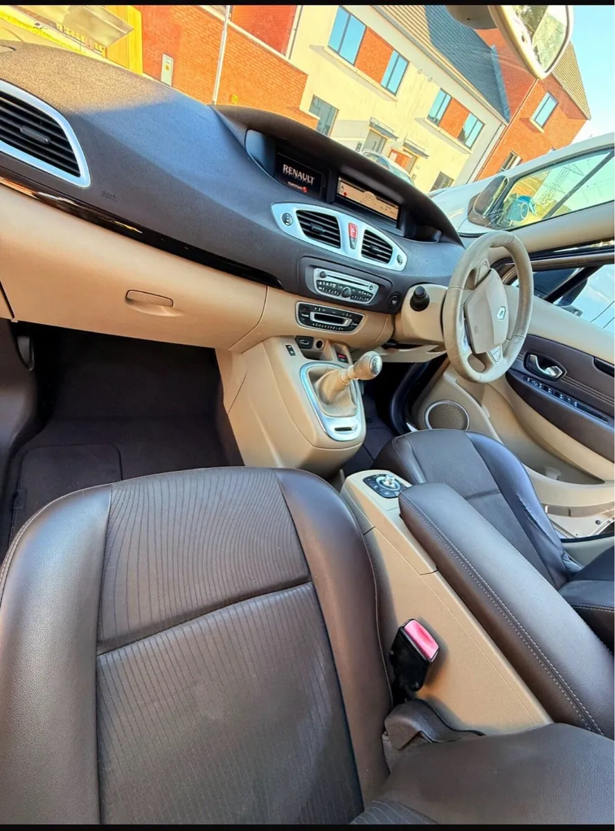 2010 Renault Grand Scenic Low Mileage - Image 1