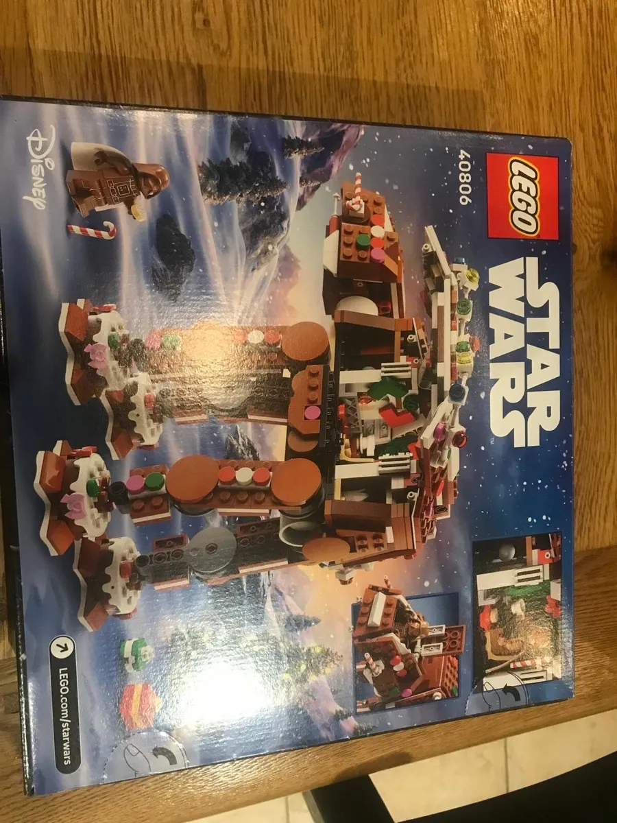 Lego Gingerbread At-At Walker 40806 - Image 1