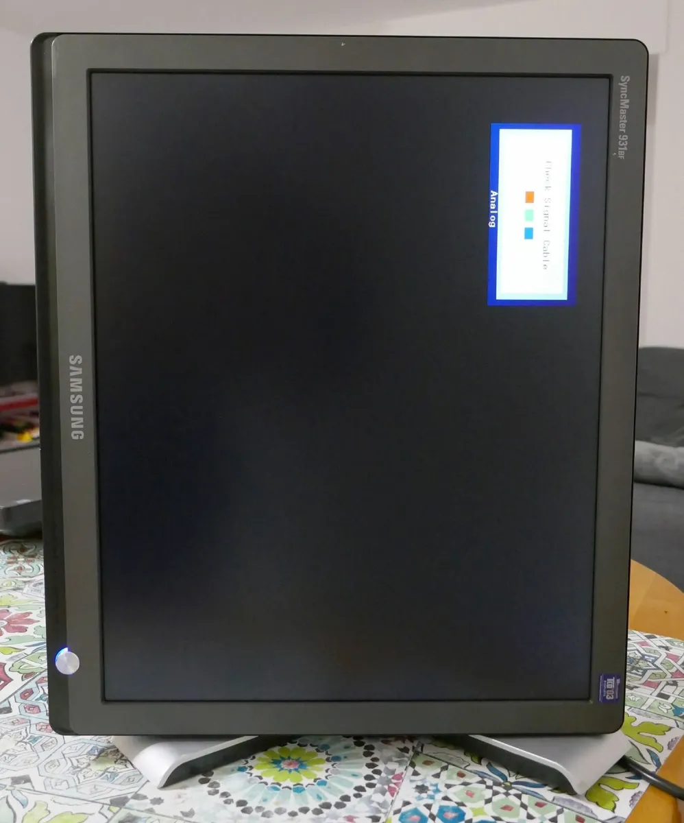 Samsung 19" screen marked - Image 4