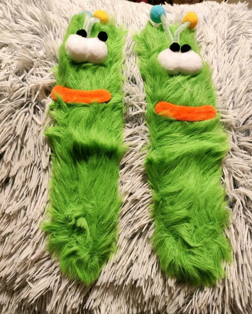 Fuzzy Alien Socks – Cozy & Whimsical 🛸 - Image 2