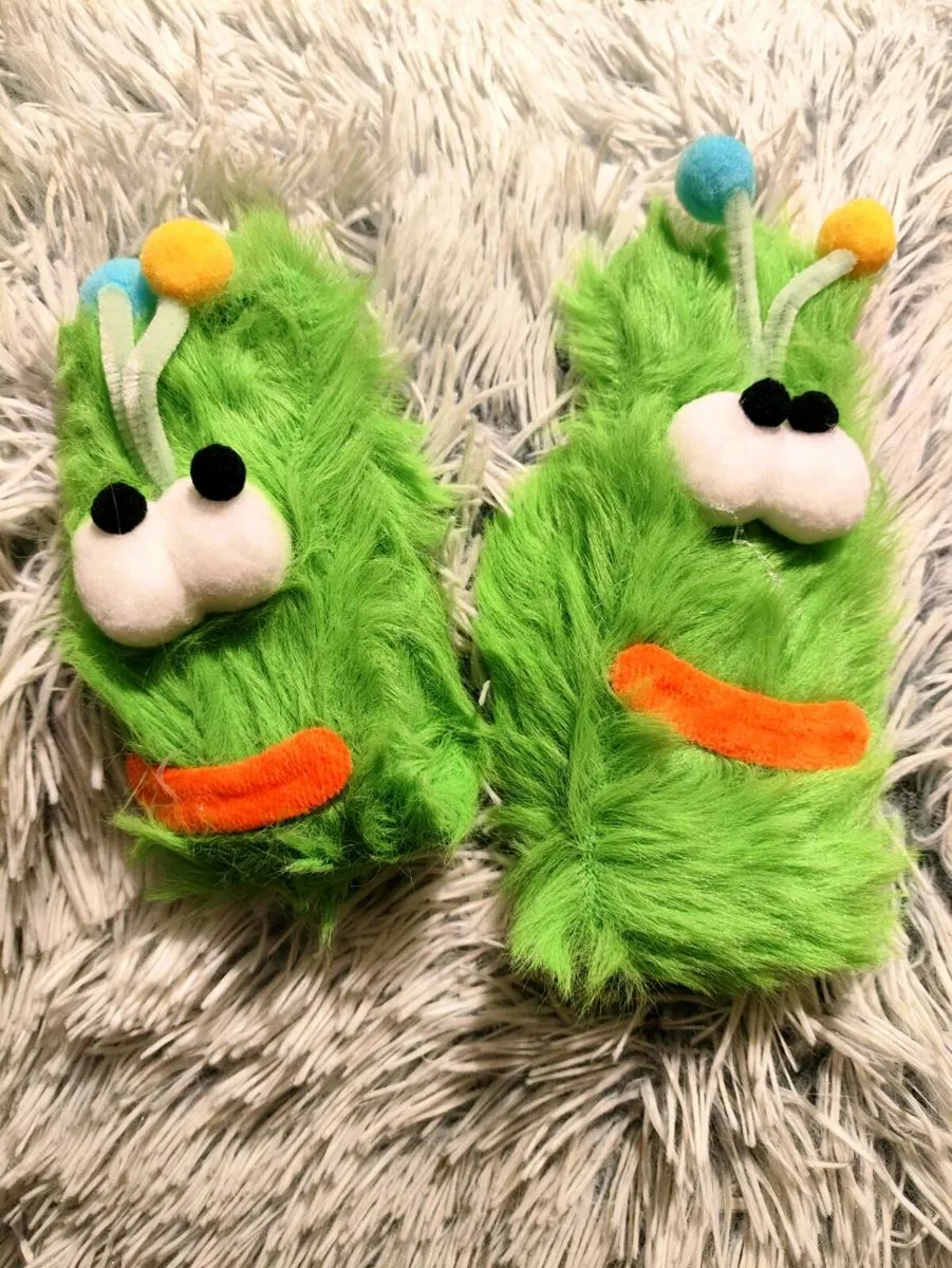 Fuzzy Alien Socks – Cozy & Whimsical 🛸 - Image 4