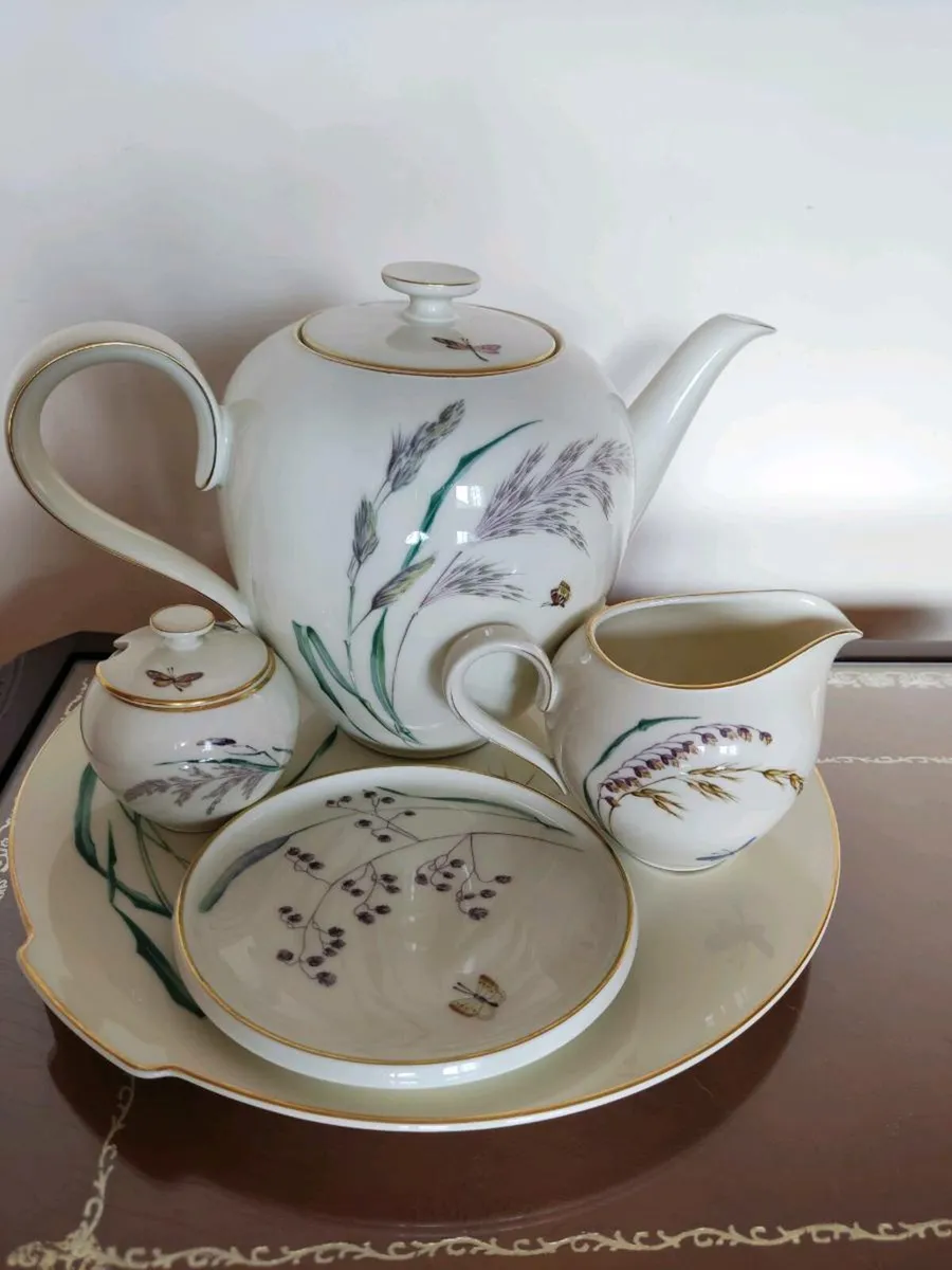 Bavaria Germany Heinrich Selb porcelain tea set. - Image 4
