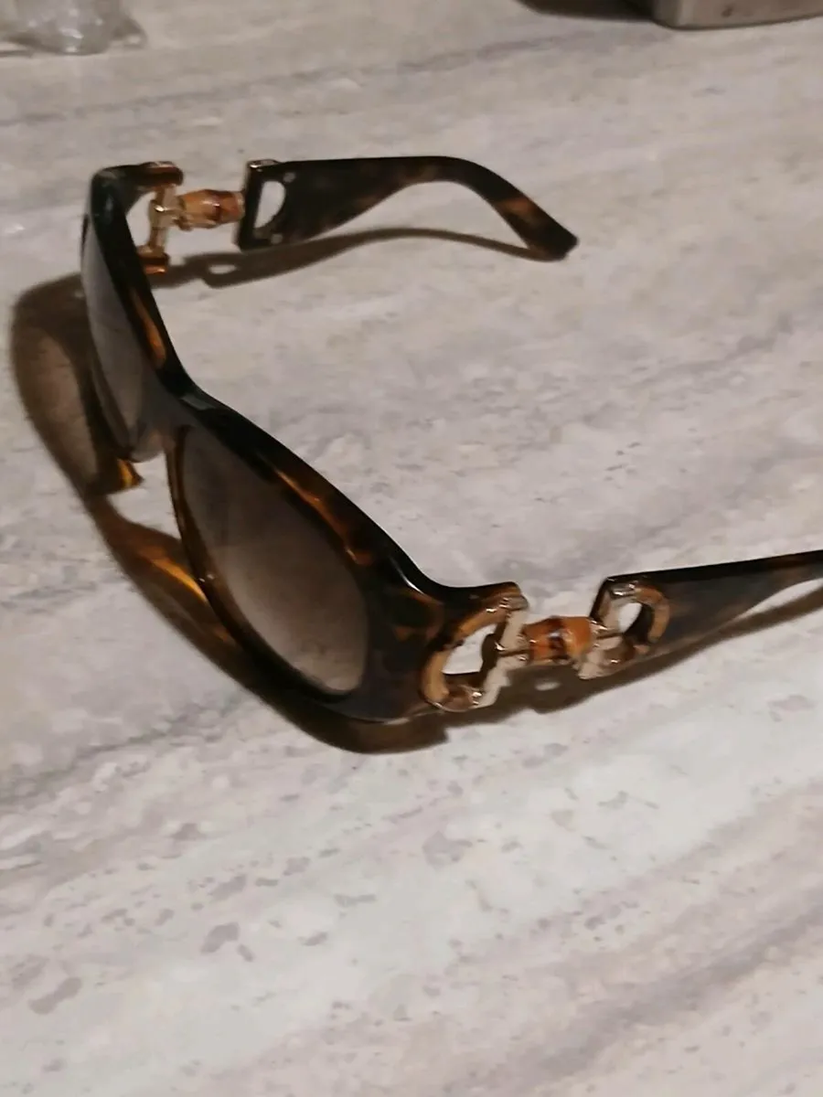 Gucci ladies sunglasses - Image 2