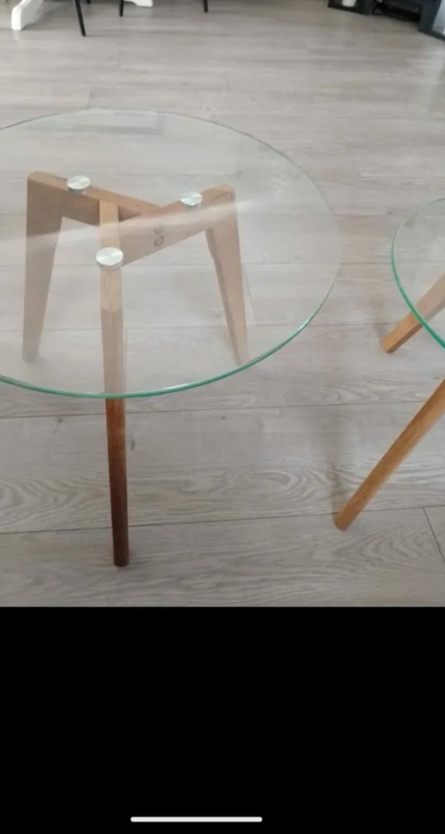 Nest of glass table - Image 1