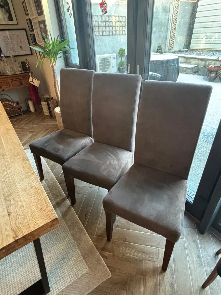 8 Dining Room Chairs