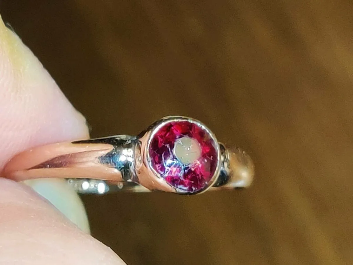 RED ROMAN, 9CT Gold Vintage Sapphire Unisex Ring ! - Image 4