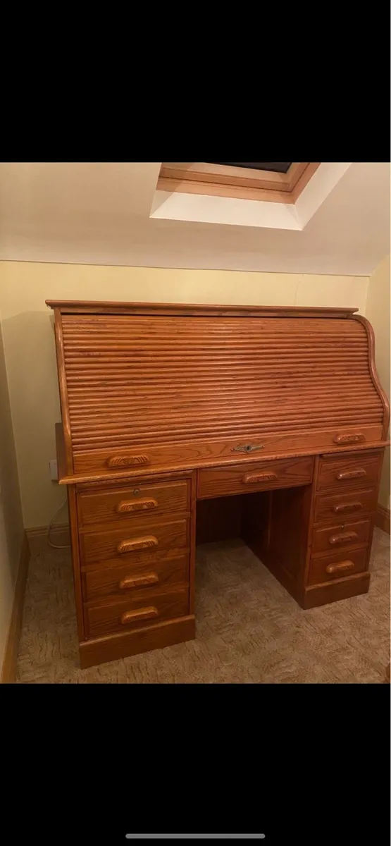 Computer desk - Image 1