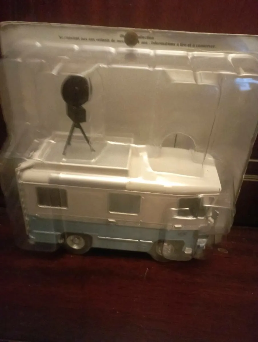 BER22 TRUCK 1-43 SCALE DIE-CAST MODLE - Image 1