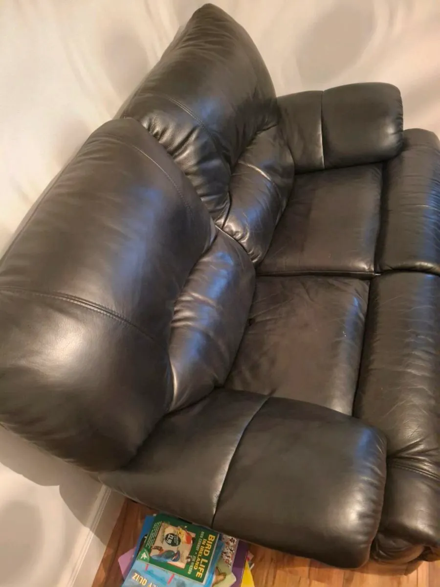Double Electric 100% leather recliner. - Image 1