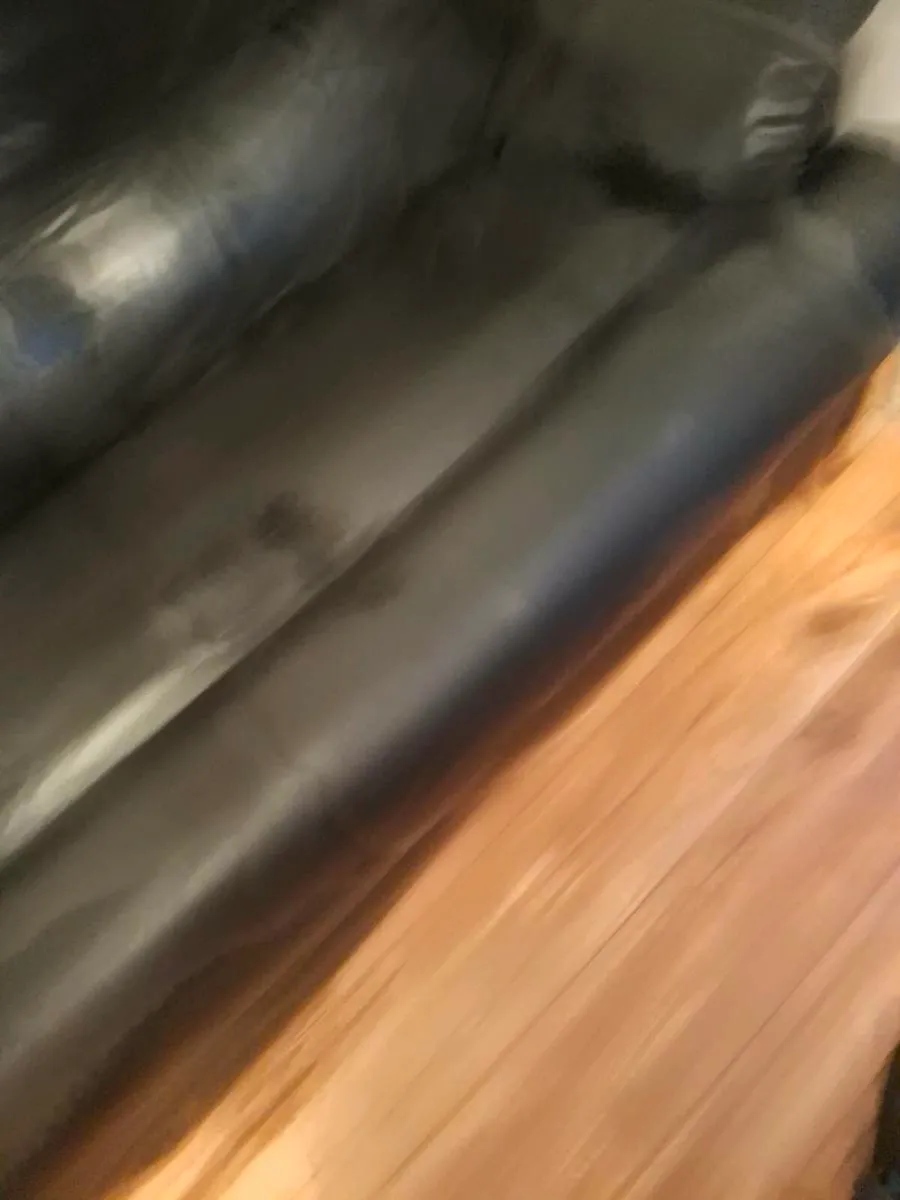 Double Electric 100% leather recliner. - Image 2