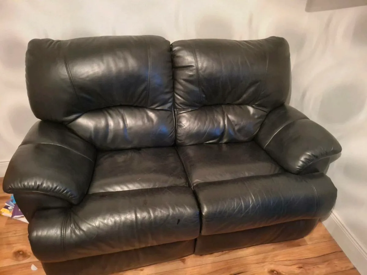 Double Electric 100% leather recliner. - Image 4