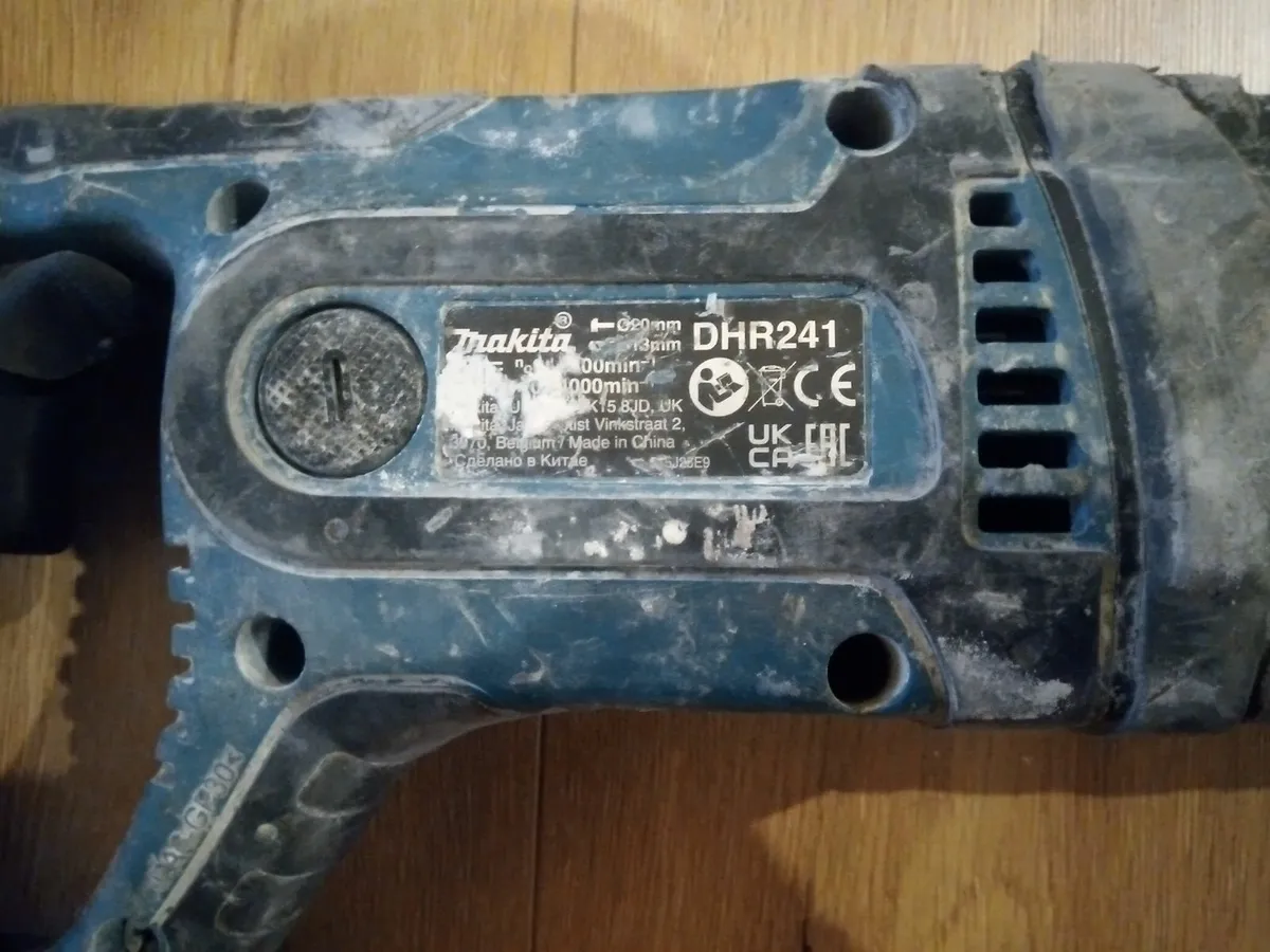 Makita cordless hammer drill - defect - Image 3