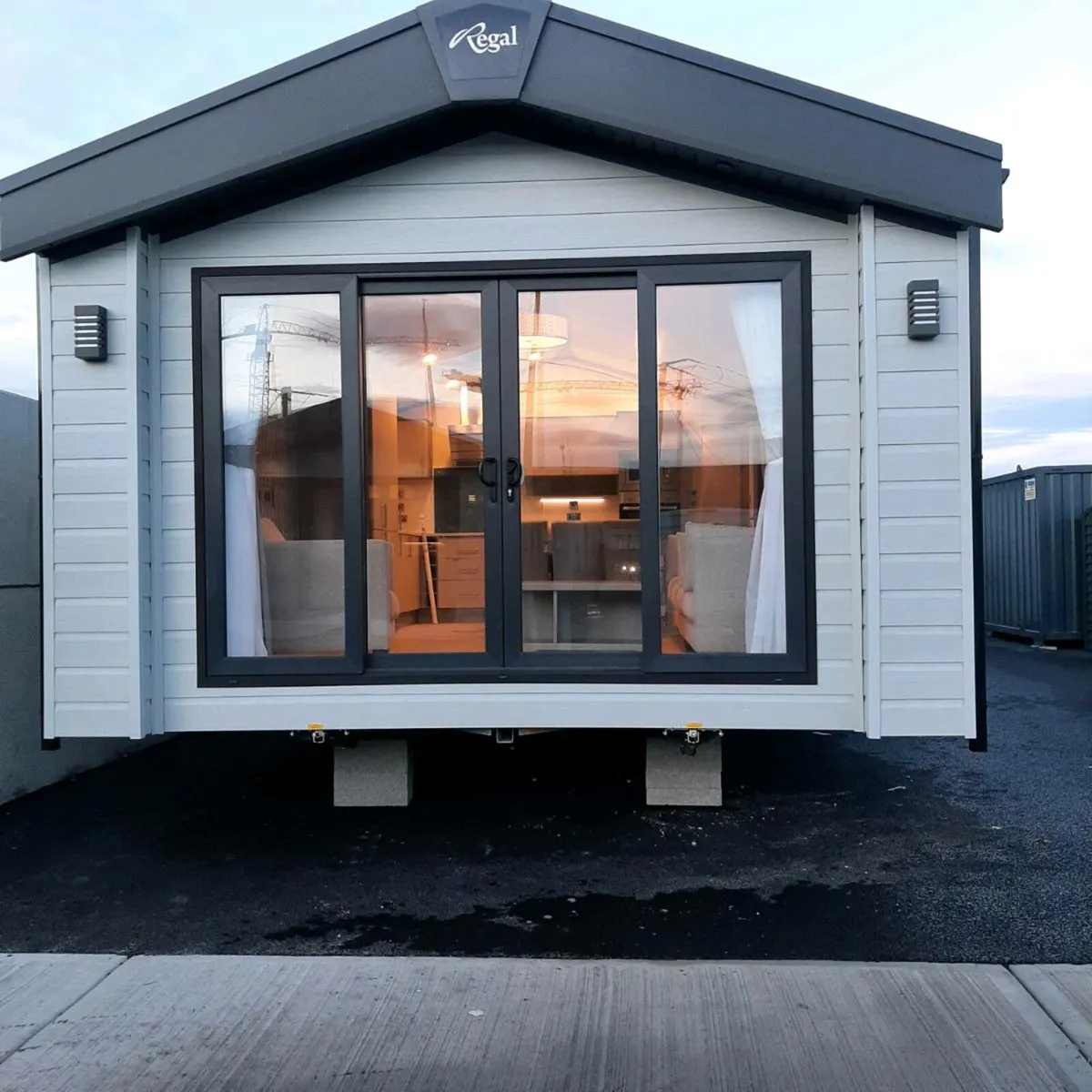 Mobile home - Image 1