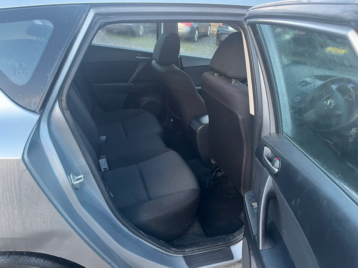 2012 mazda 3 diesel - Image 4