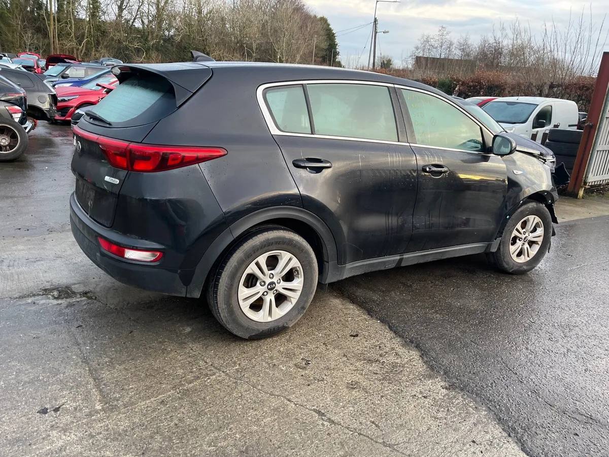 2017 sportage for parts - Image 4
