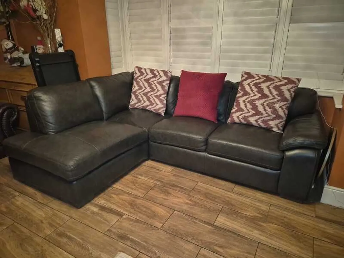 Leather corner sofa for sale will sell for 300 for quick sale . - Image 1