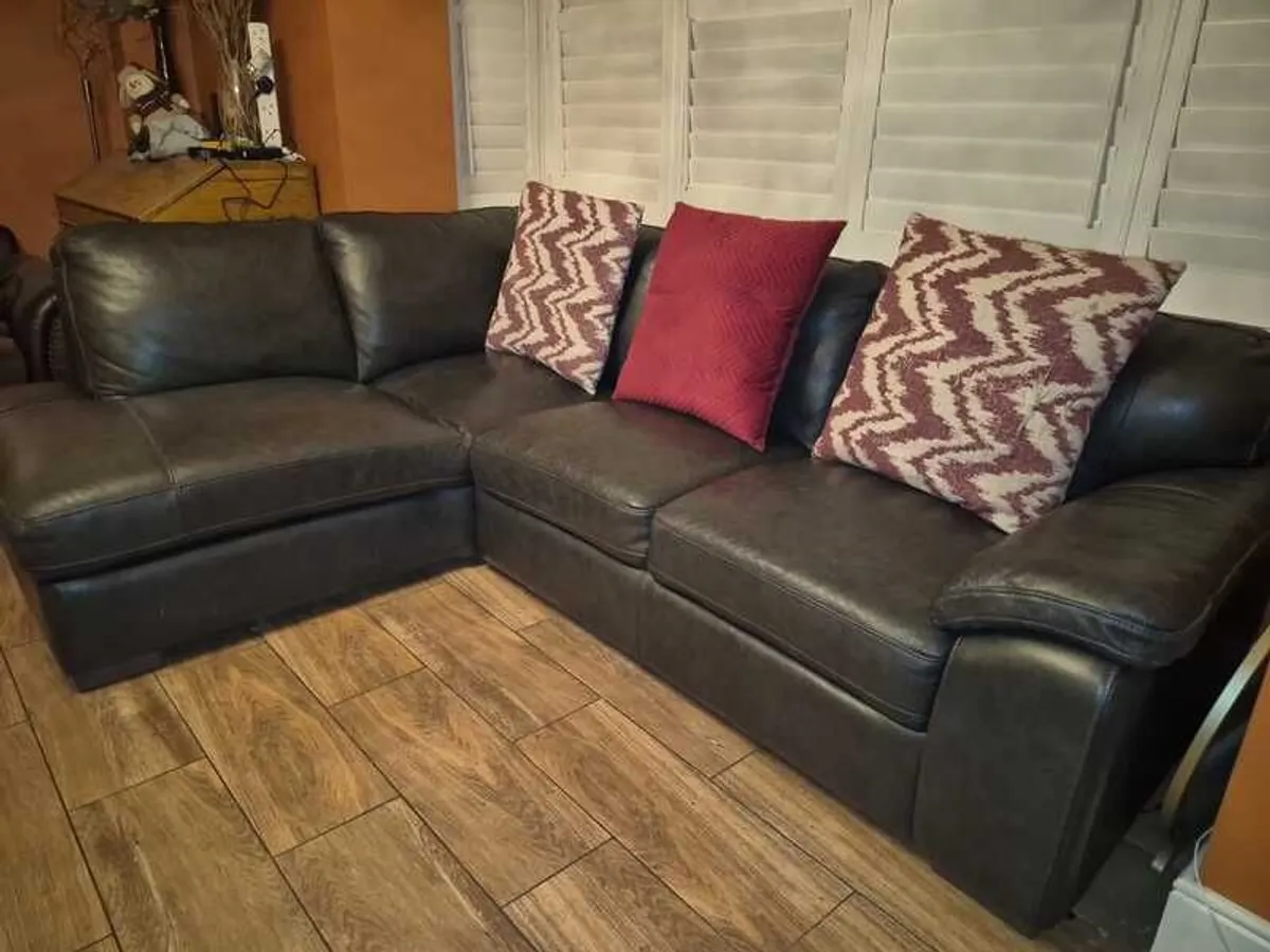 Leather corner sofa for sale will sell for 300 for quick sale . - Image 2