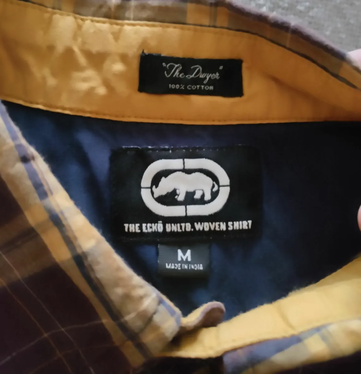 Marc Ecko Unltd S/S shirt M - Image 2