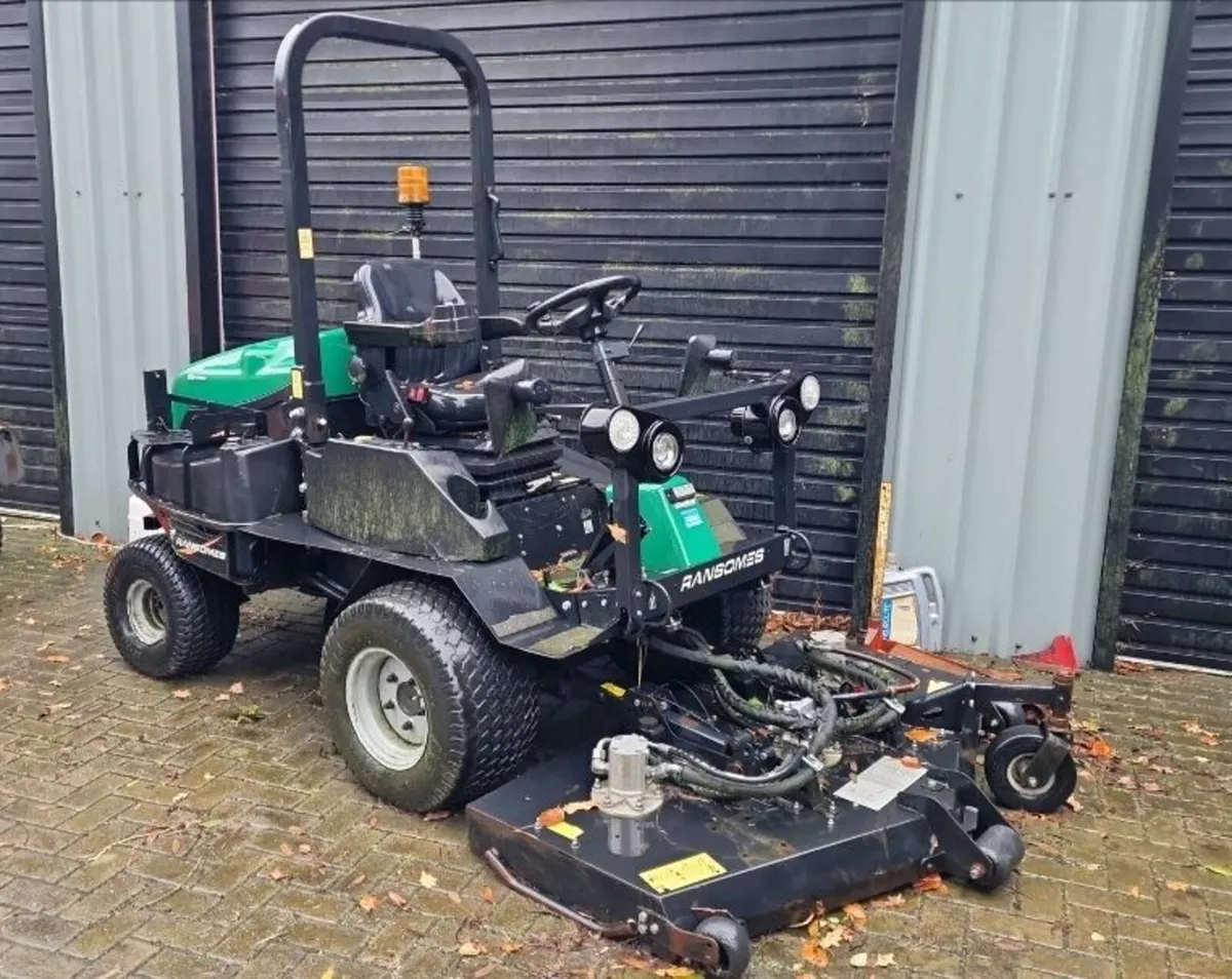 2018 Ransomes ride on mower lawnmower