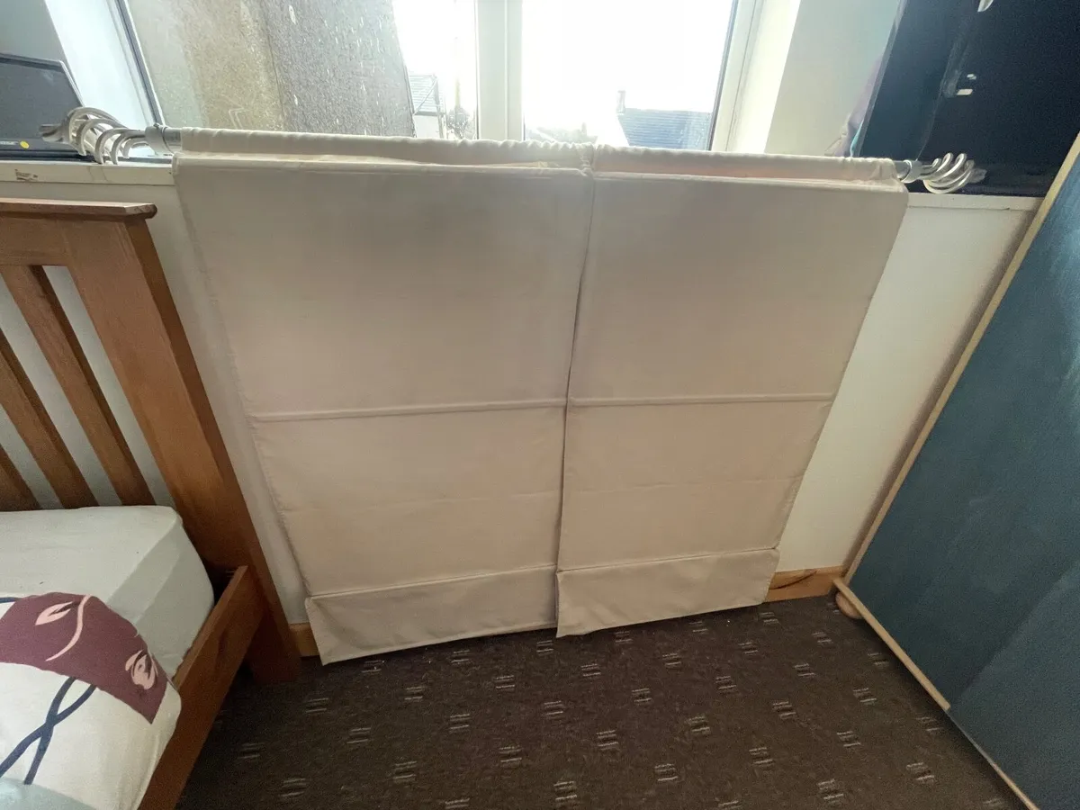 Curtain railing with cotton magnetic blinds. - Image 1