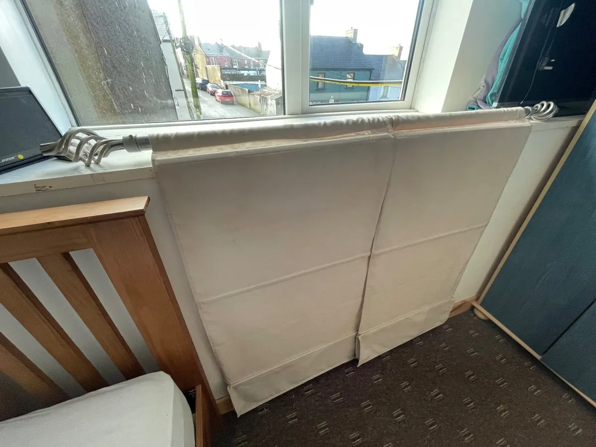 Curtain railing with cotton magnetic blinds. - Image 2