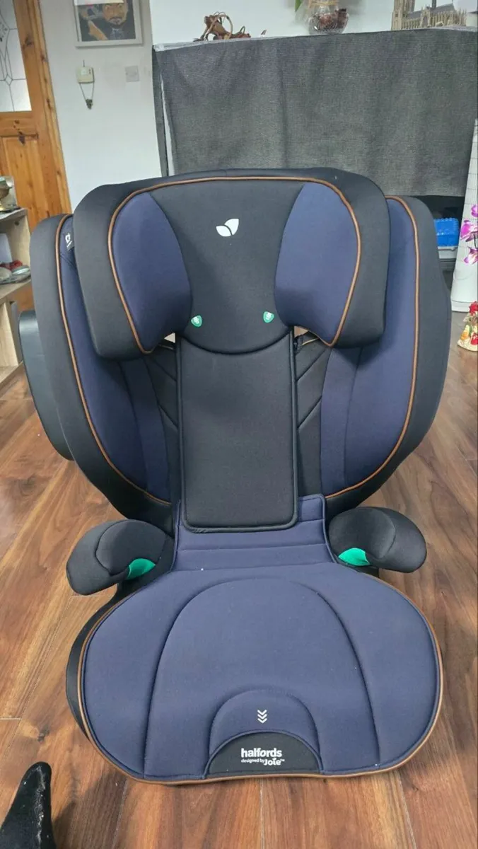 unused joie booster seat - Image 2