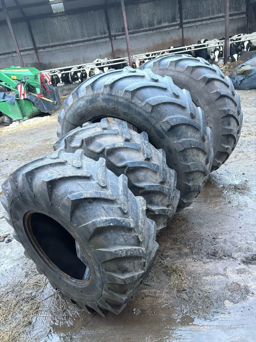 Tractor tyres - Image 1