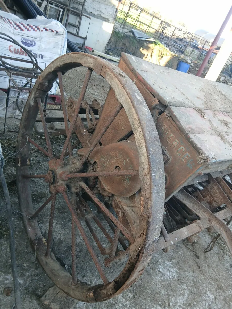 Pierce corn sower - Image 4