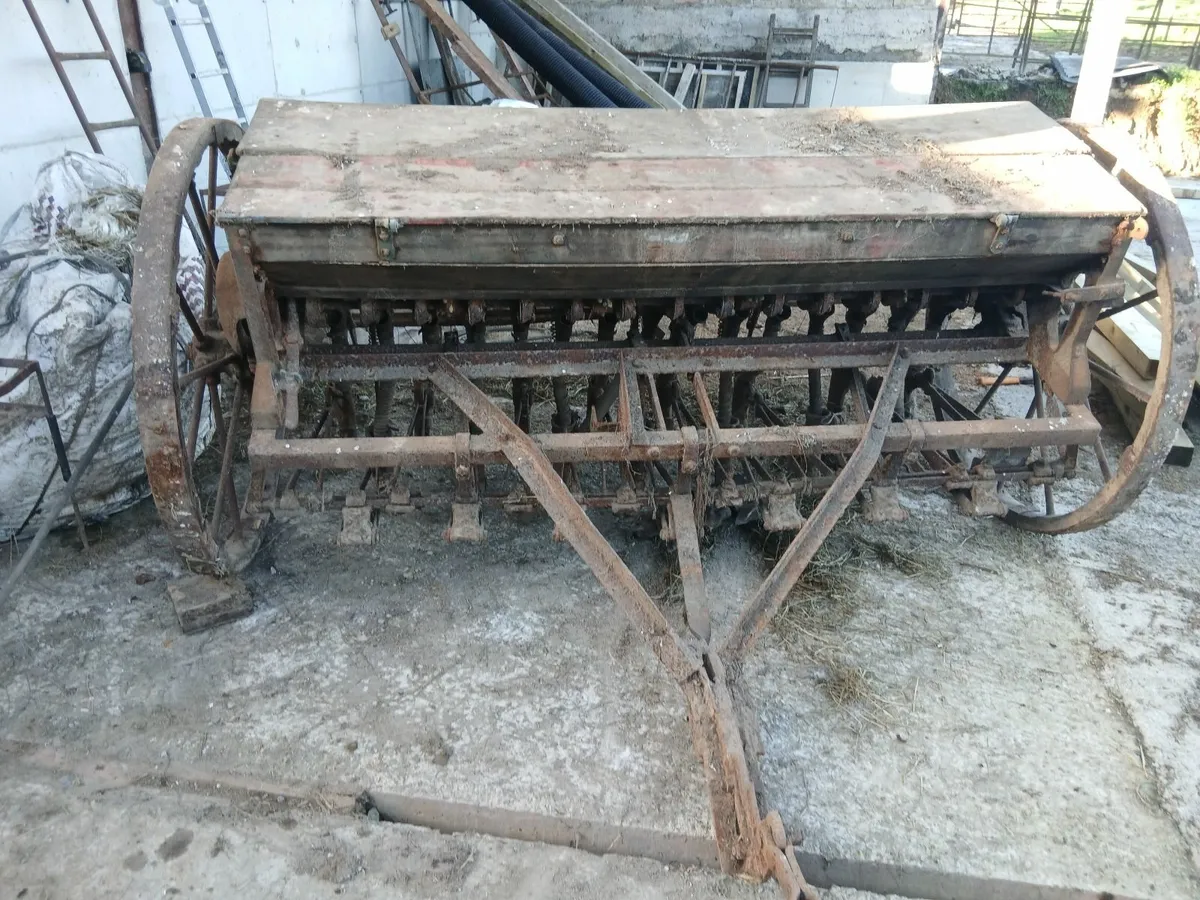 Pierce corn sower - Image 1