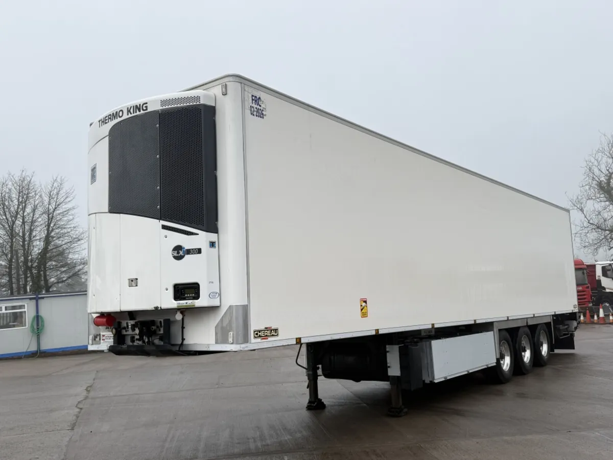 2017 CHEREAU FRIDGE TRAILER WITH RAILS - Image 3