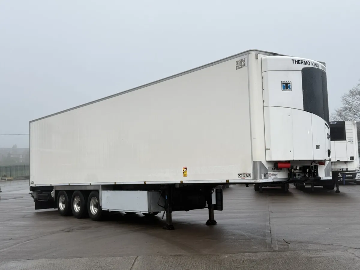 2017 CHEREAU FRIDGE TRAILER WITH RAILS - Image 1