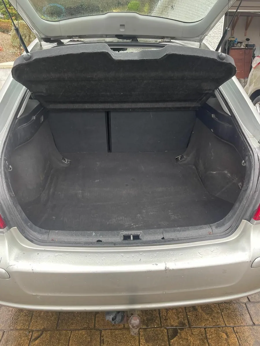 Toyota Avensis 2009 - Image 3