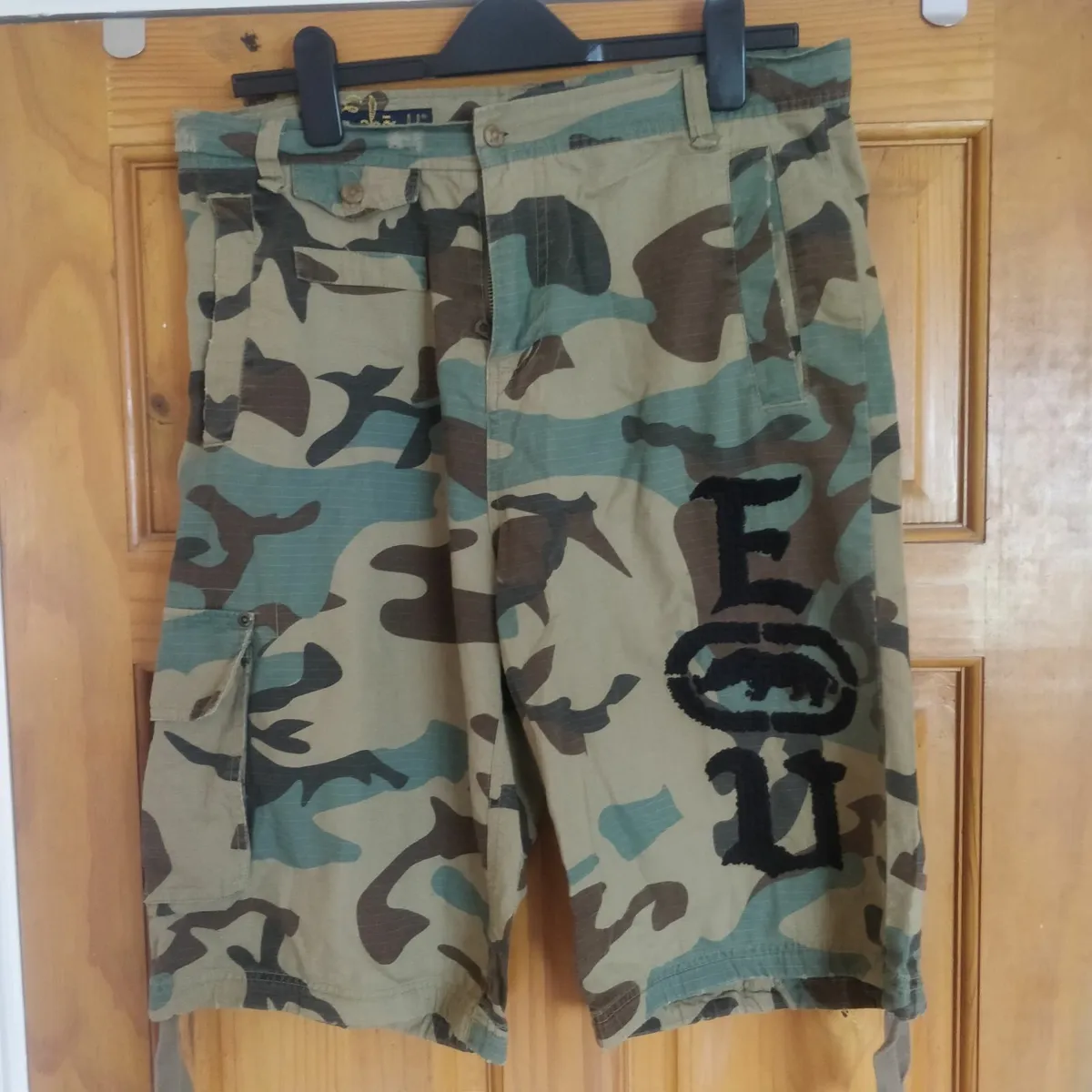 Marc Ecko Camo Army shorts M - Image 1