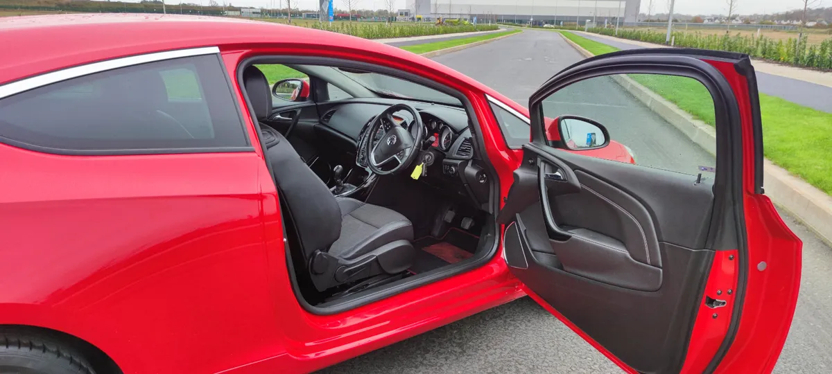 2018 Vauxhall Astra GTC 1.4 Turbo SRI - Image 2