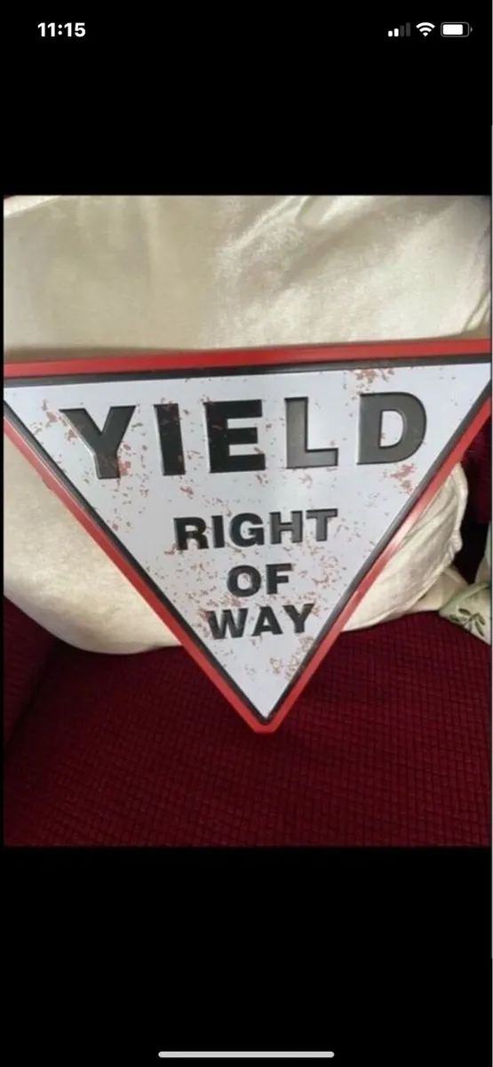 Metal ‘Yield Right of Way ‘ Sign - Image 1