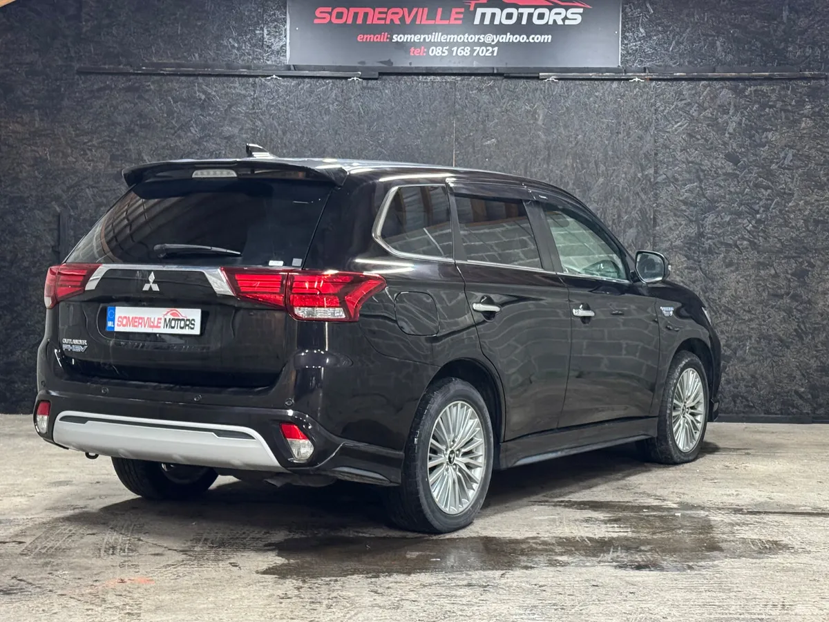 MITSUBISHI OUTLANDER “64,000KMS” 2019 - Image 4